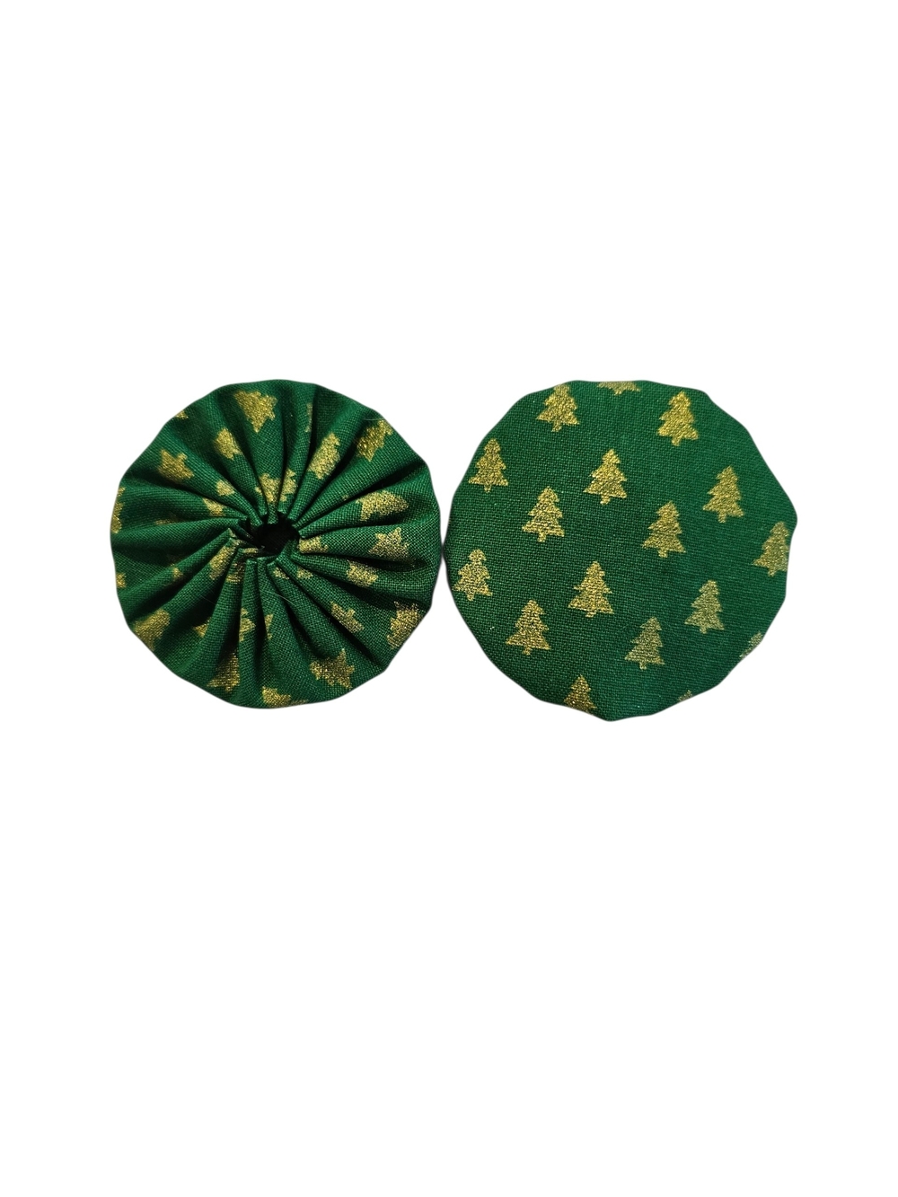 Hand Sewn Christmas Fabric Yo Yos, Set of 31,  2 Inches Wide,  4 Fabrics - Picture 9 of 15